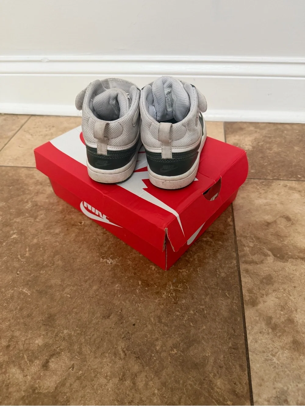 Nike Kids Court Borough - High-Top Sneakers in White and Dark Green